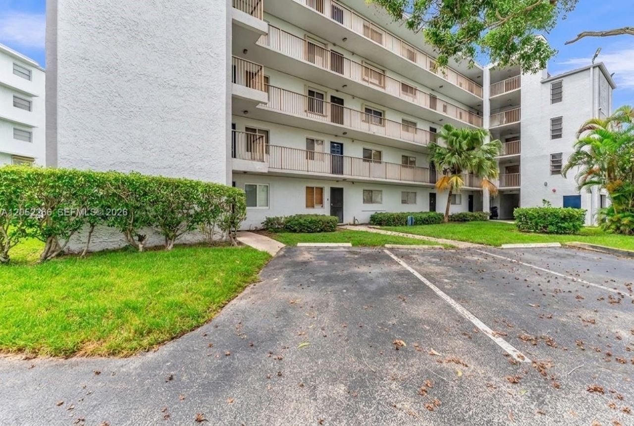 8720 N Sherman Cir, Unit 101, Miramar, FL 33025 Photo