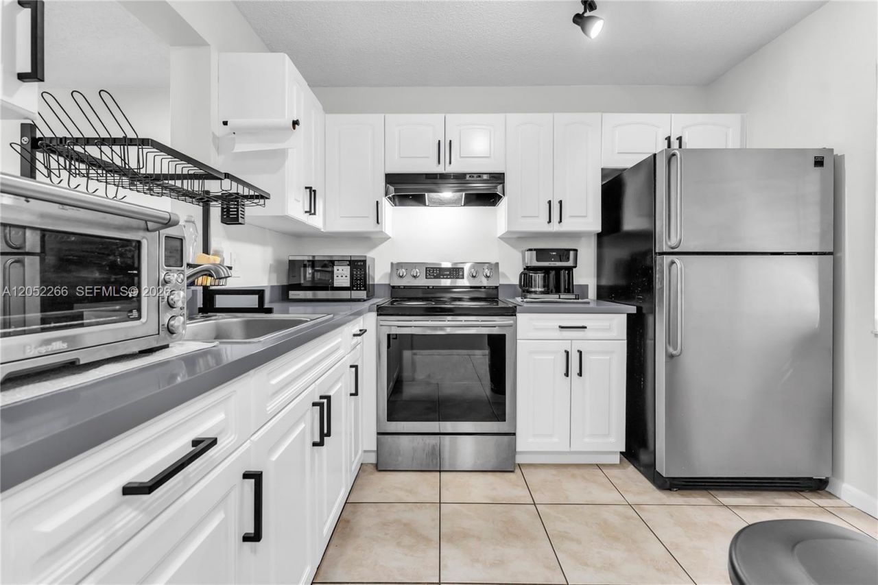 8720 N Sherman Cir, Unit 101, Miramar, FL 33025 Photo