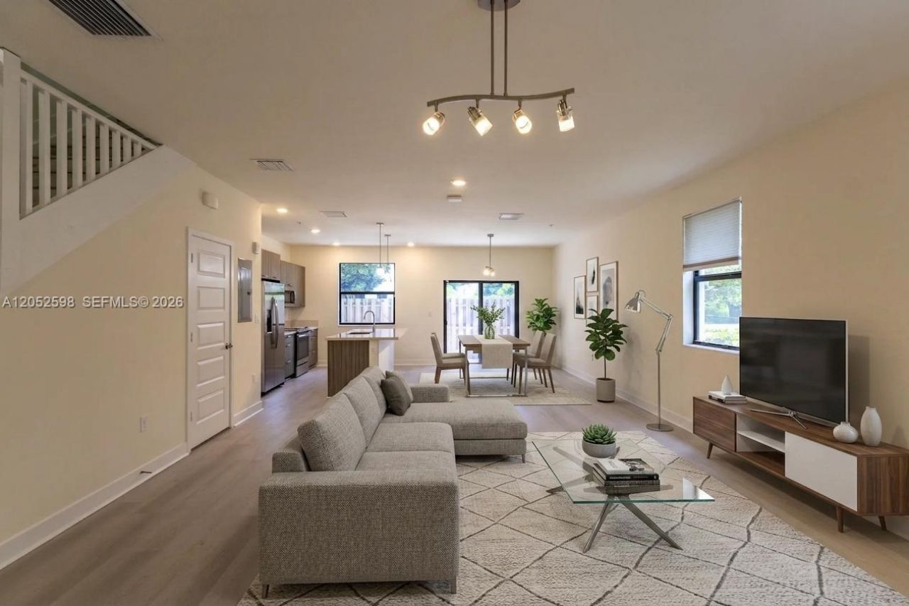 10407 NW 82nd St , Unit 12, Doral, FL 33178 Photo