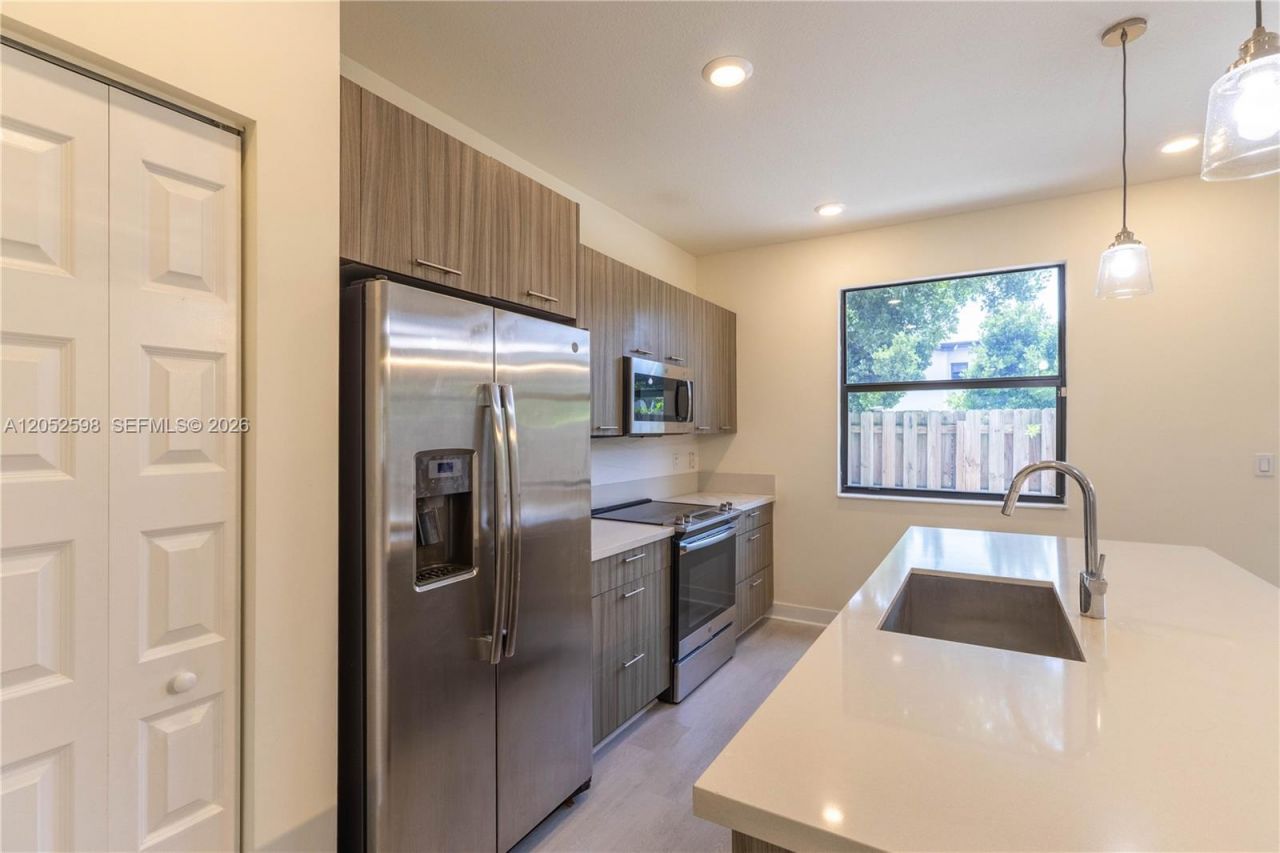 10407 NW 82nd St, Unit 12, Doral, FL 33178 Photo
