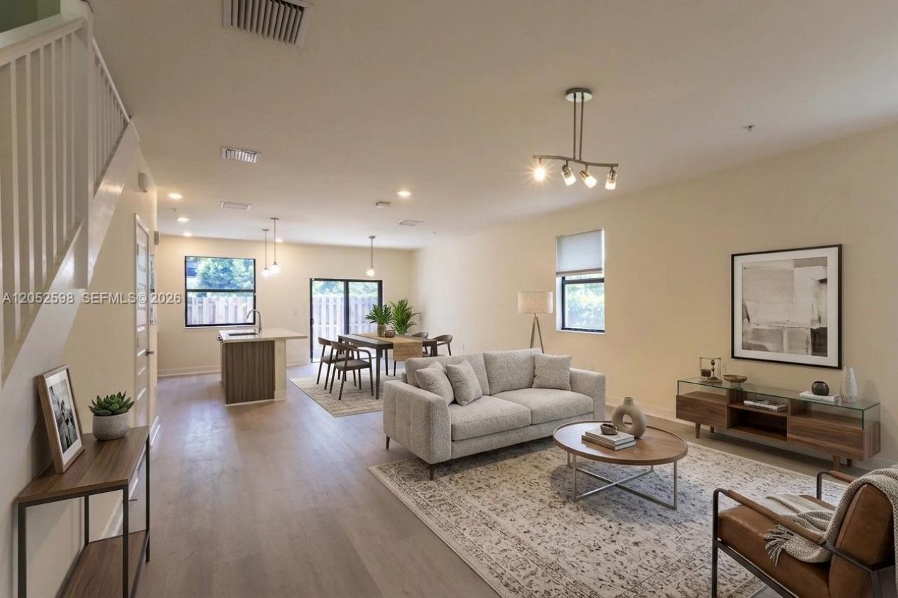10407 NW 82nd St , Unit 12, Doral, FL 33178 Photo