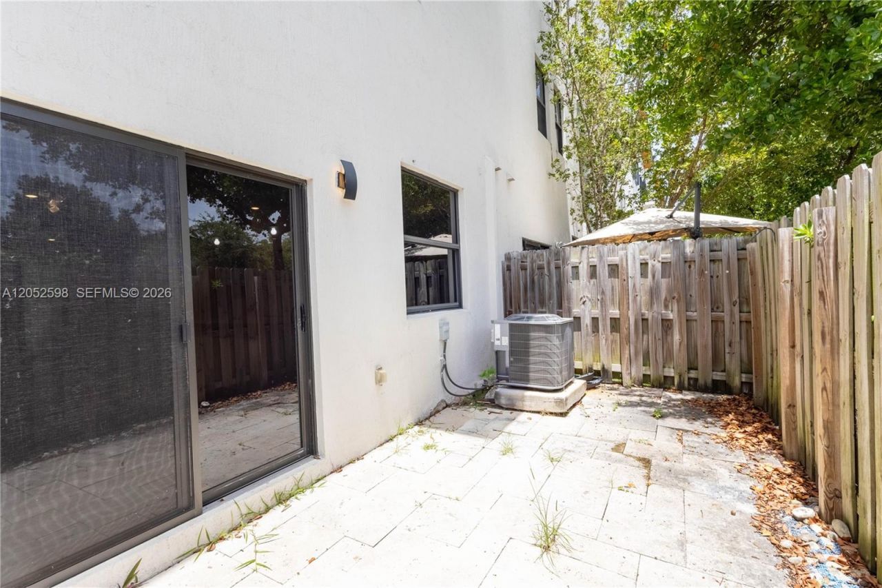 10407 NW 82nd St, Unit 12, Doral, FL 33178 Photo