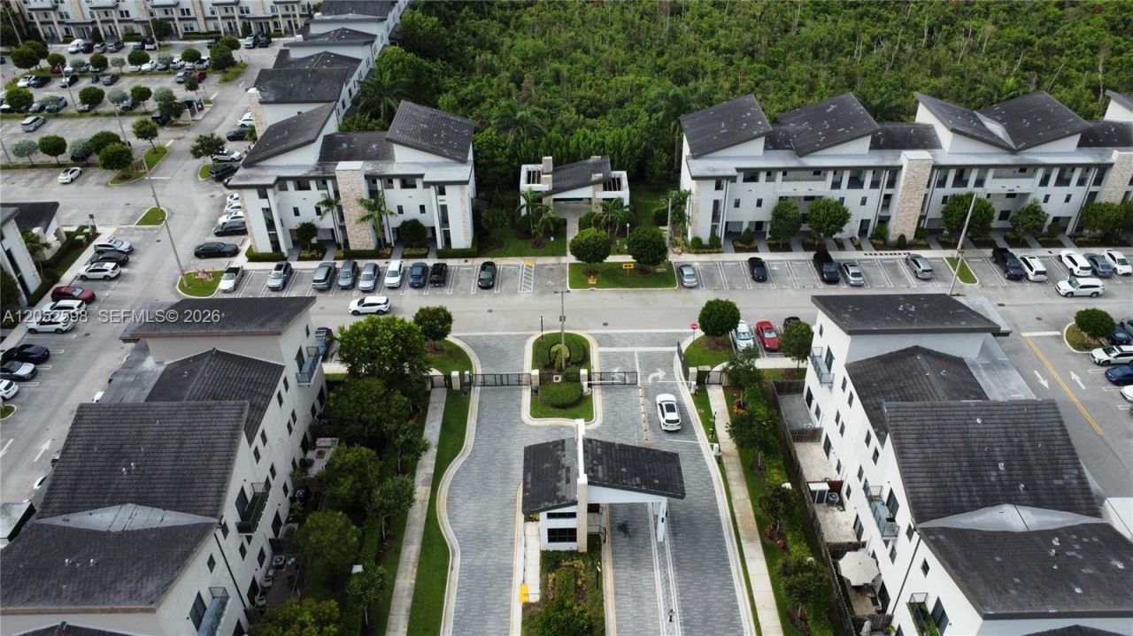 10407 NW 82nd St, Unit 12, Doral, FL 33178 Photo