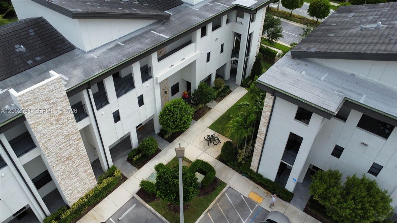 10407 NW 82nd St, Unit 12, Doral, FL 33178 Photo