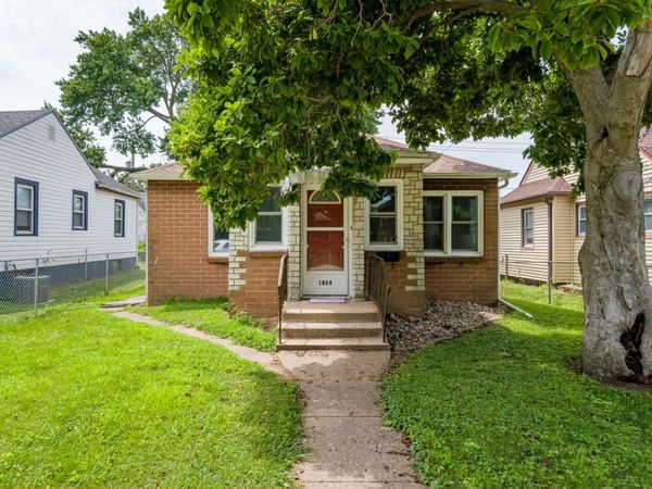 1824 39th Street , Rock Island, IL 61201
