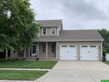 11210 N 136th Plaza, Waverly, NE 68462
