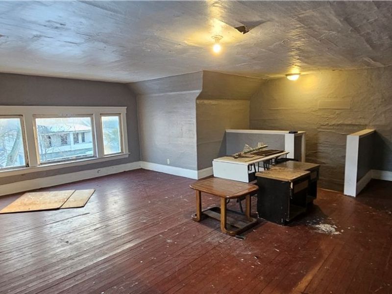 8823 Yale Avenue, Cleveland, OH 44108 Photo 22