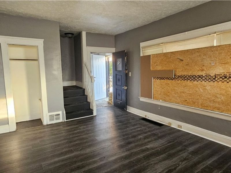 8823 Yale Avenue, Cleveland, OH 44108 Photo 3