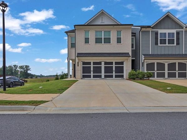 5305 Melbourne Lane, Flowery Branch, GA 30542