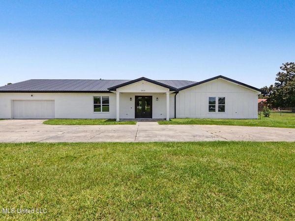 15216 Shriners Boulevard, Biloxi, MS 39532