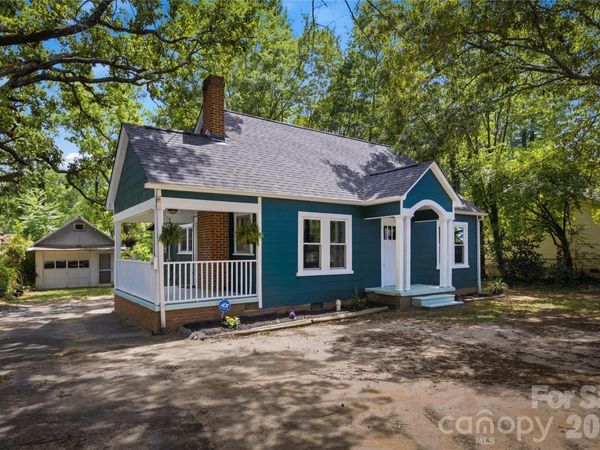 1909 2nd Avenue SW, Hickory, NC 28602