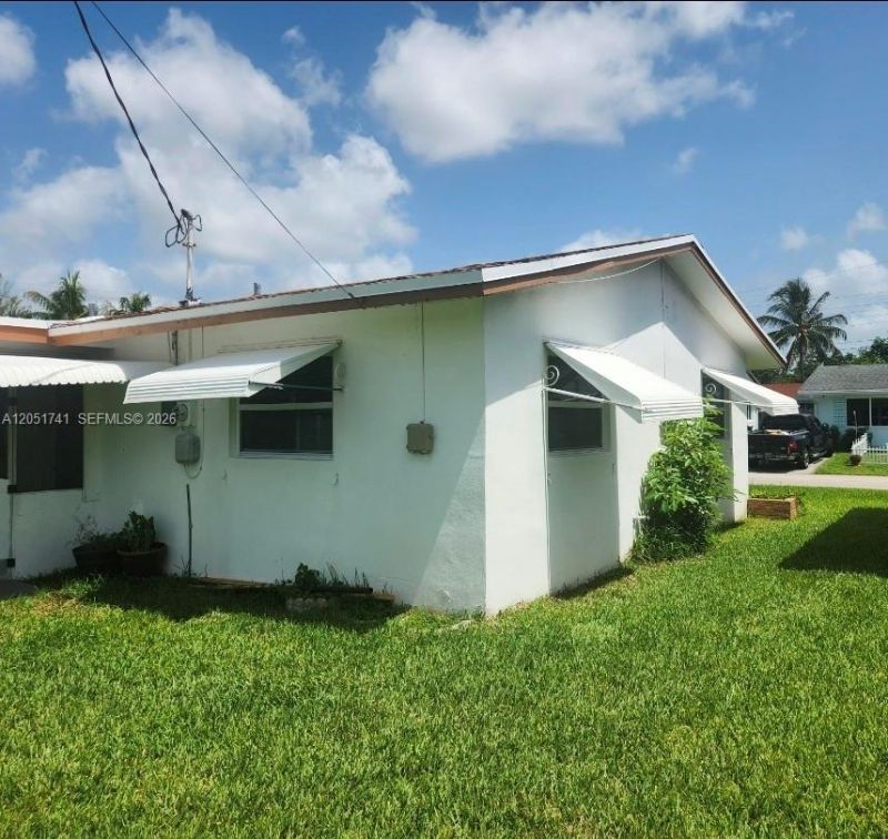 2710 NW 52nd Pl, Tamarac, FL 33309 Photo