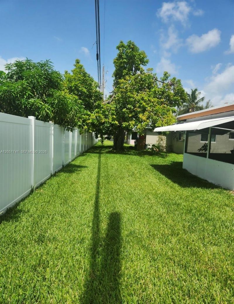 2710 NW 52nd Pl, Tamarac, FL 33309 Photo