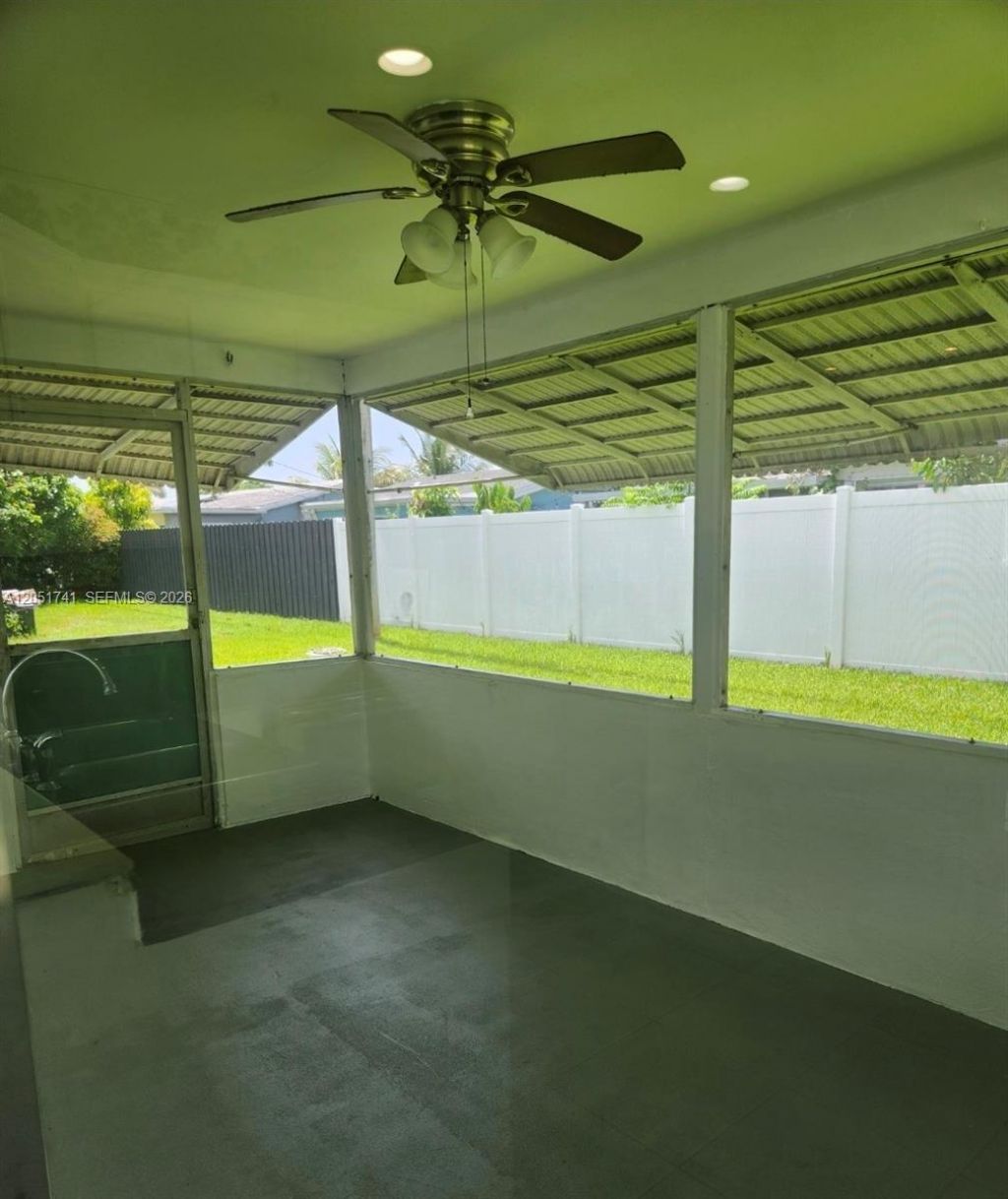 2710 NW 52nd Pl, Tamarac, FL 33309 Photo