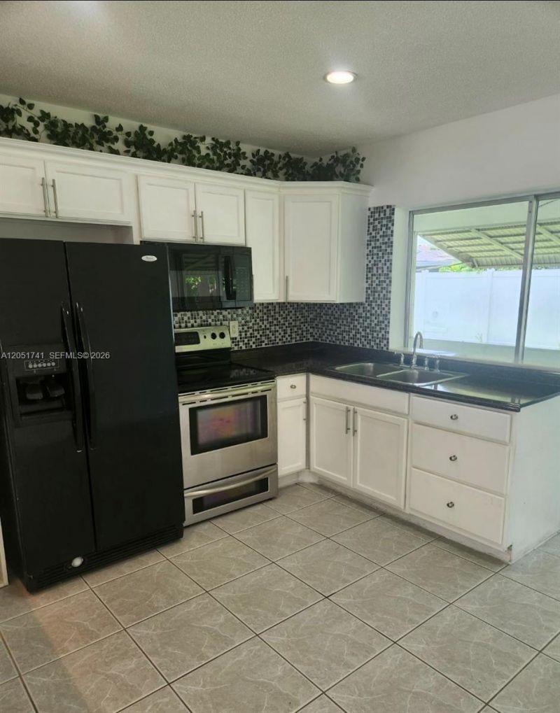 2710 NW 52nd Pl, Tamarac, FL 33309 Photo