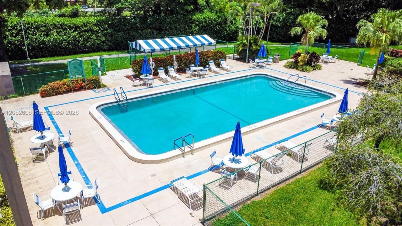 1400 Saint Charles Pl , Unit 317, Pembroke Pines, FL 33026 Photo