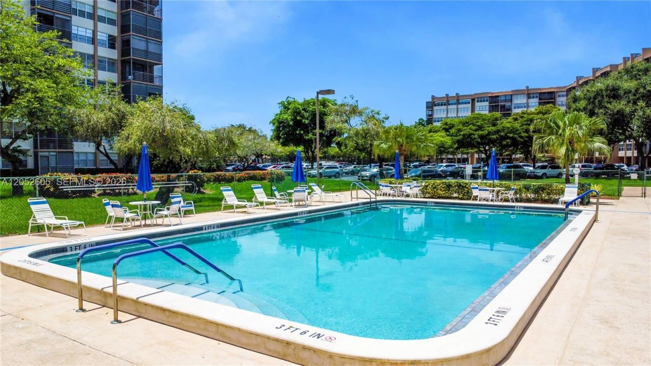 1400 Saint Charles Pl , Unit 317, Pembroke Pines, FL 33026 Photo