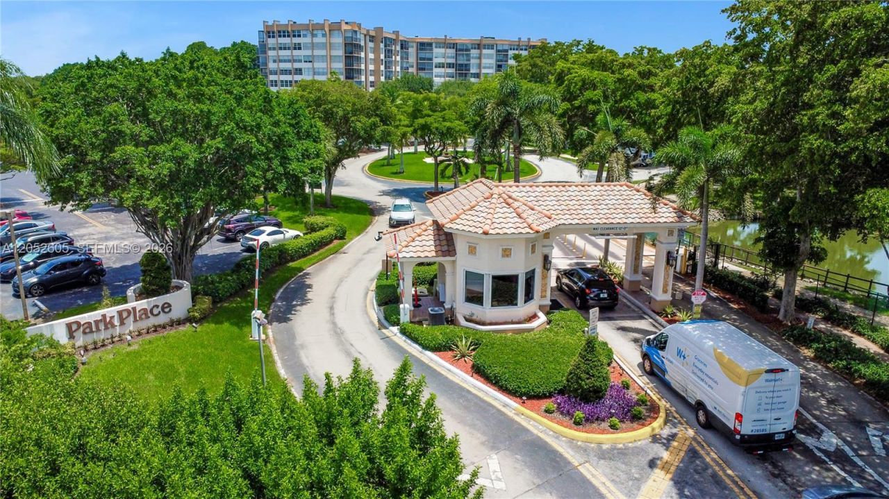 1400 Saint Charles Pl , Unit 317, Pembroke Pines, FL 33026 Photo