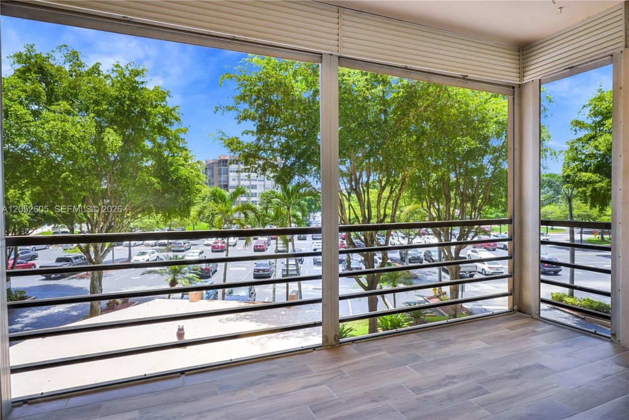 1400 Saint Charles Pl , Unit 317, Pembroke Pines, FL 33026 Photo