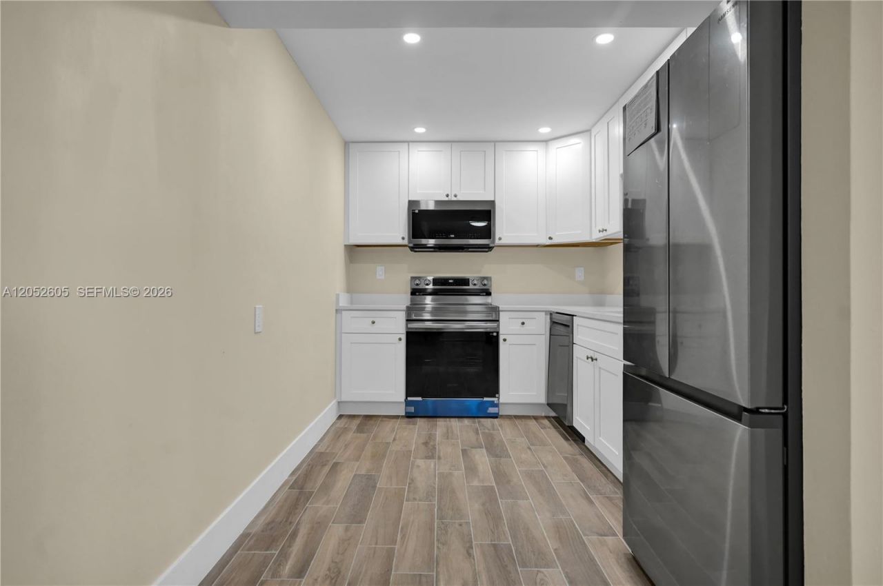 1400 Saint Charles Pl , Unit 317, Pembroke Pines, FL 33026 Photo