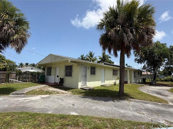10841 NW 8th Ave , Miami, FL 33168