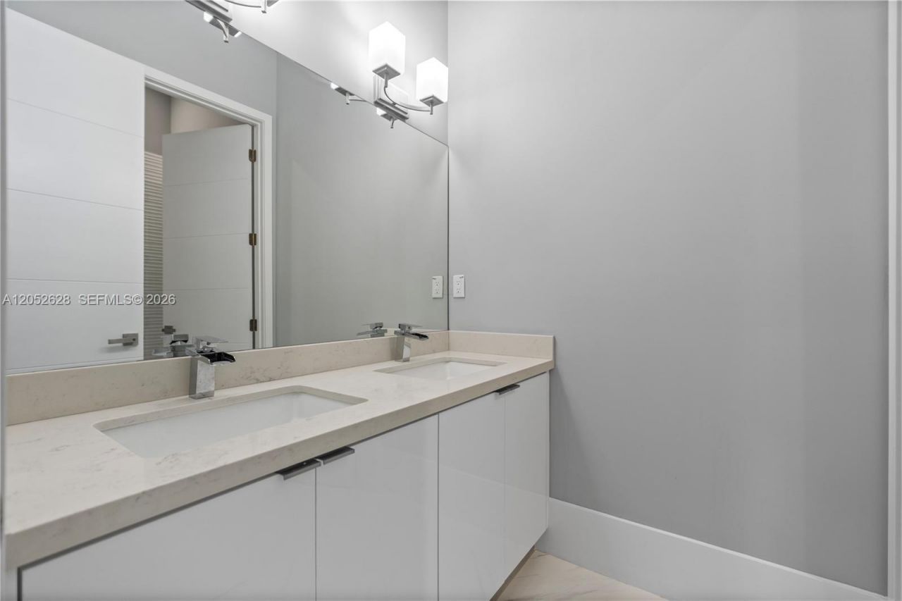 9340 SW 177th St , Unit -, Palmetto Bay, FL 33157 Photo