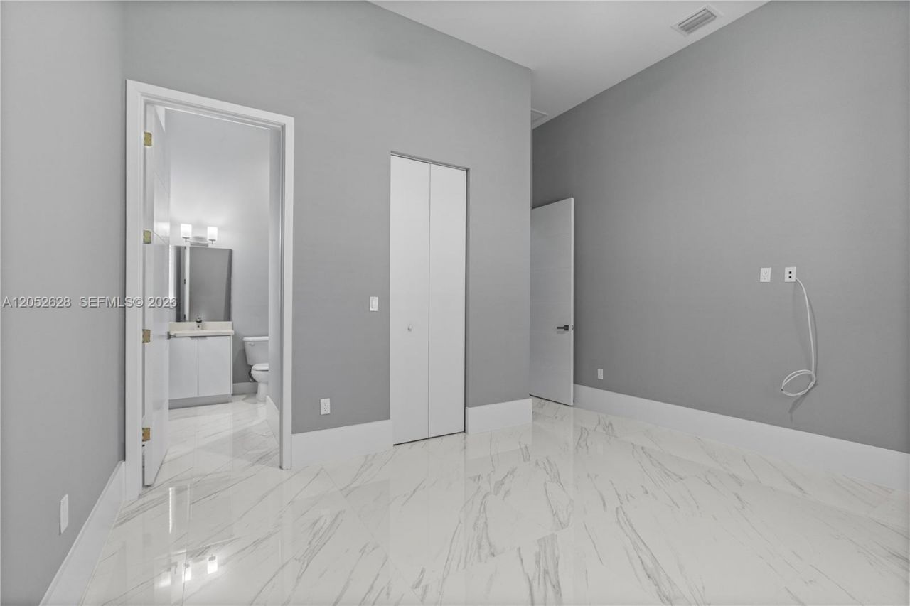 9340 SW 177th St , Unit -, Palmetto Bay, FL 33157 Photo