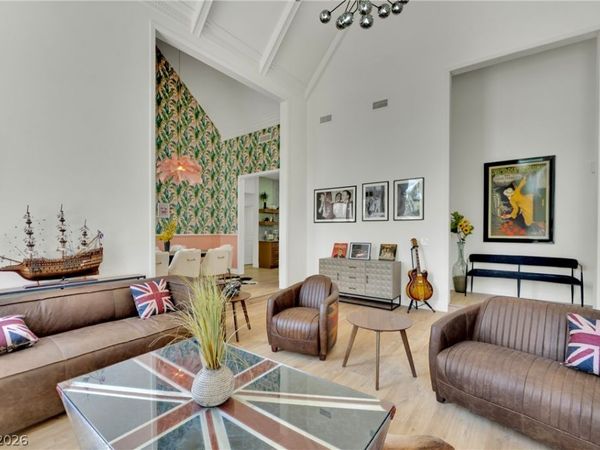 2160 Pueblo Circle , Las Vegas, NV 89169