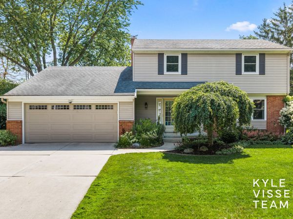 2032 Edgewood Avenue SE, Grand Rapids, MI 49546