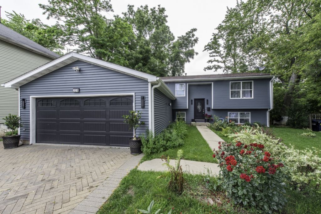 320 S Martin Luther King Jr Avenue, Waukegan, IL 60085