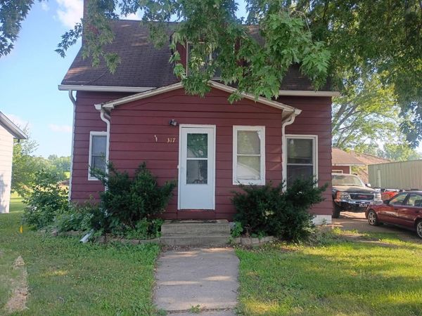 317 Main Street E, Silver Lake, MN 55381