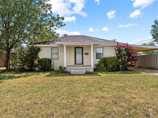 214 N Caddo Street, Weatherford, OK 73096