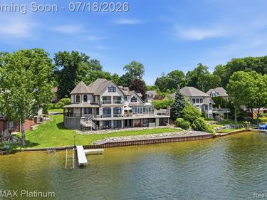 997 Thompson Shore Drive, Oceola Twp, MI 48843