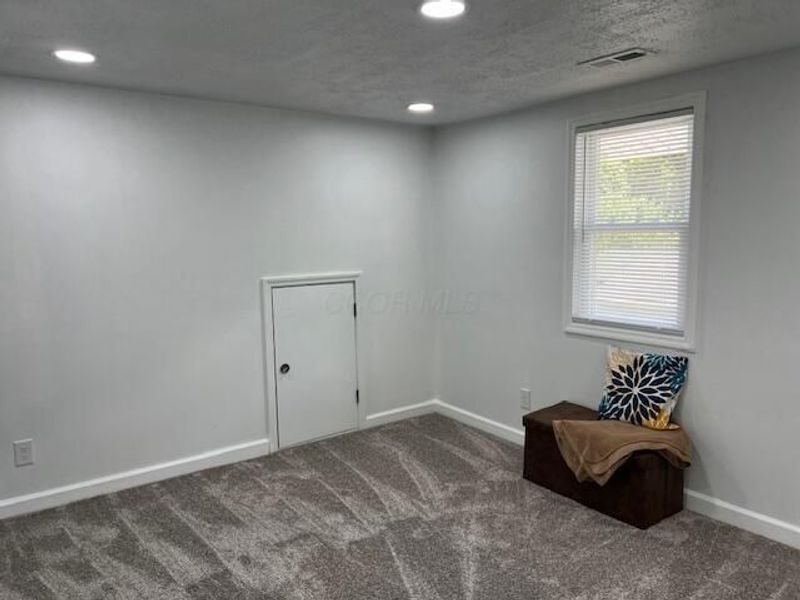 160 W Orchard Street, Newark, OH 43055 Photo 8