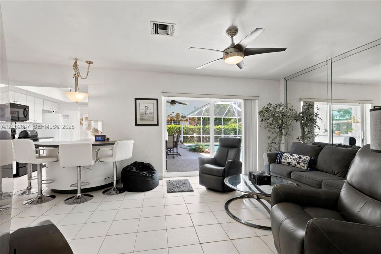 8 Castle Harbor Is, Fort Lauderdale, FL 33308 Photo