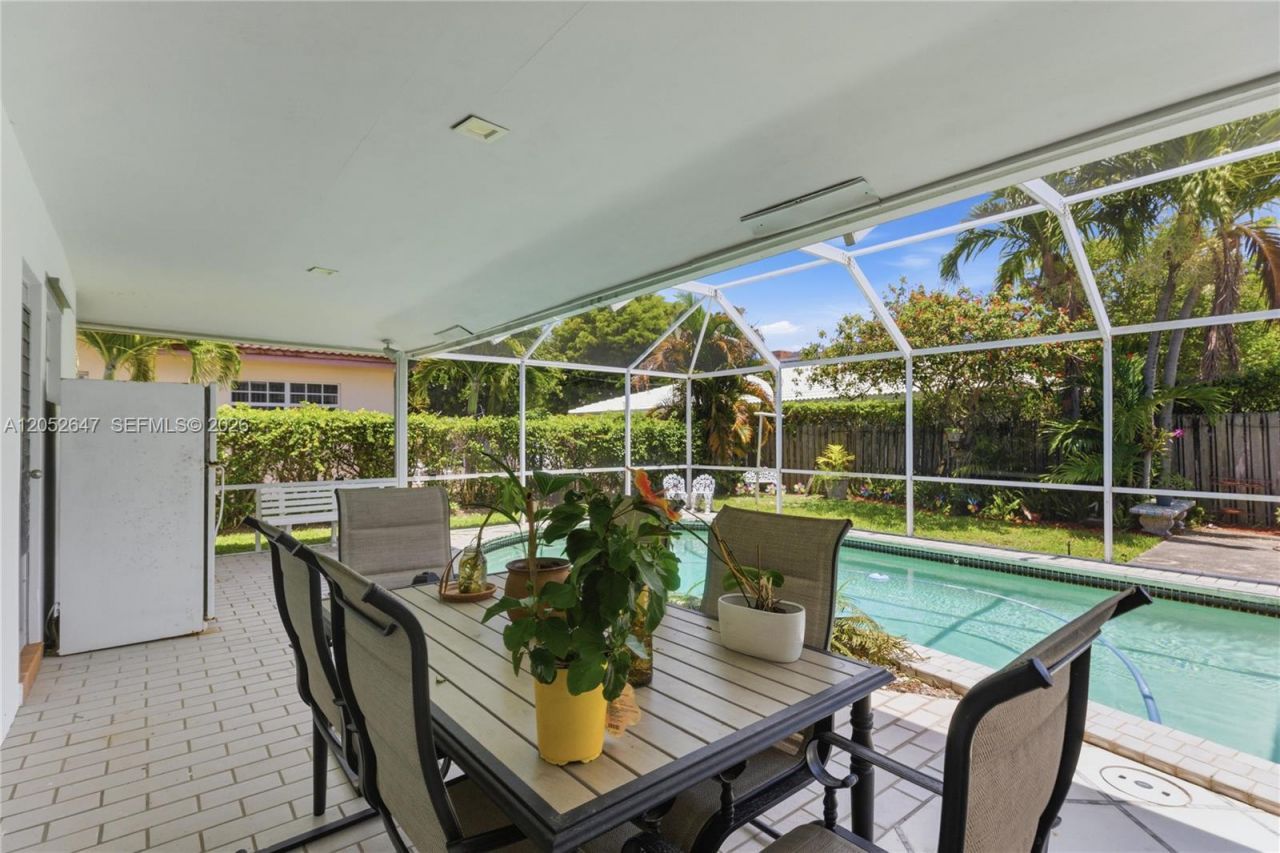 8 Castle Harbor Is, Fort Lauderdale, FL 33308 Photo