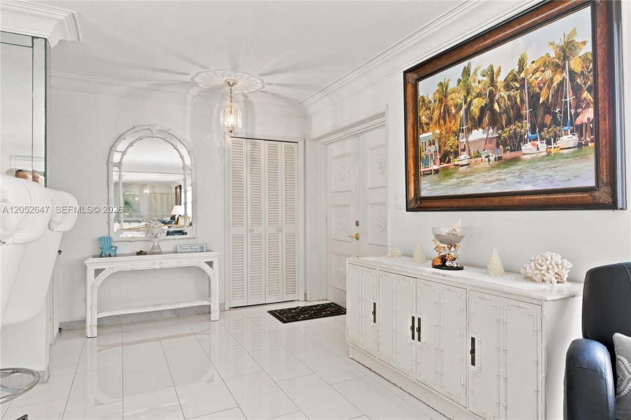 8 Castle Harbor Is, Fort Lauderdale, FL 33308 Photo
