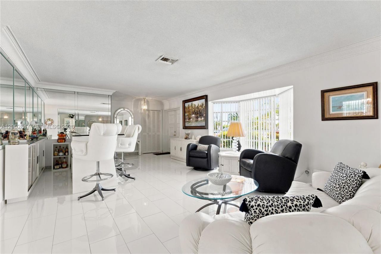 8 Castle Harbor Is, Fort Lauderdale, FL 33308 Photo