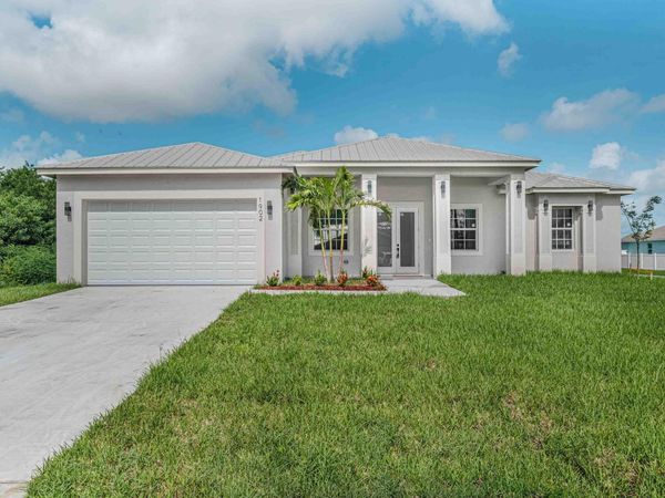 1915 SW GLENCO Street, Port St. Lucie, FL 34953