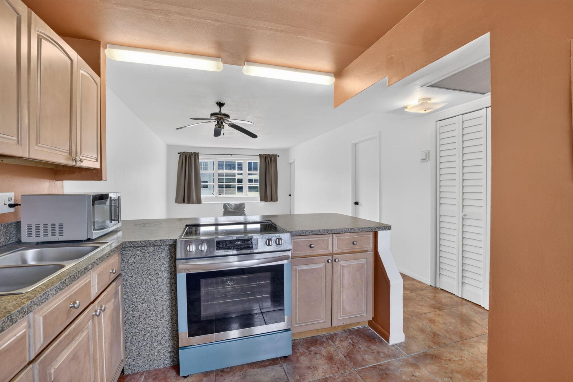 2200 Park Lane, Unit 208, Hollywood, FL 33021 Photo