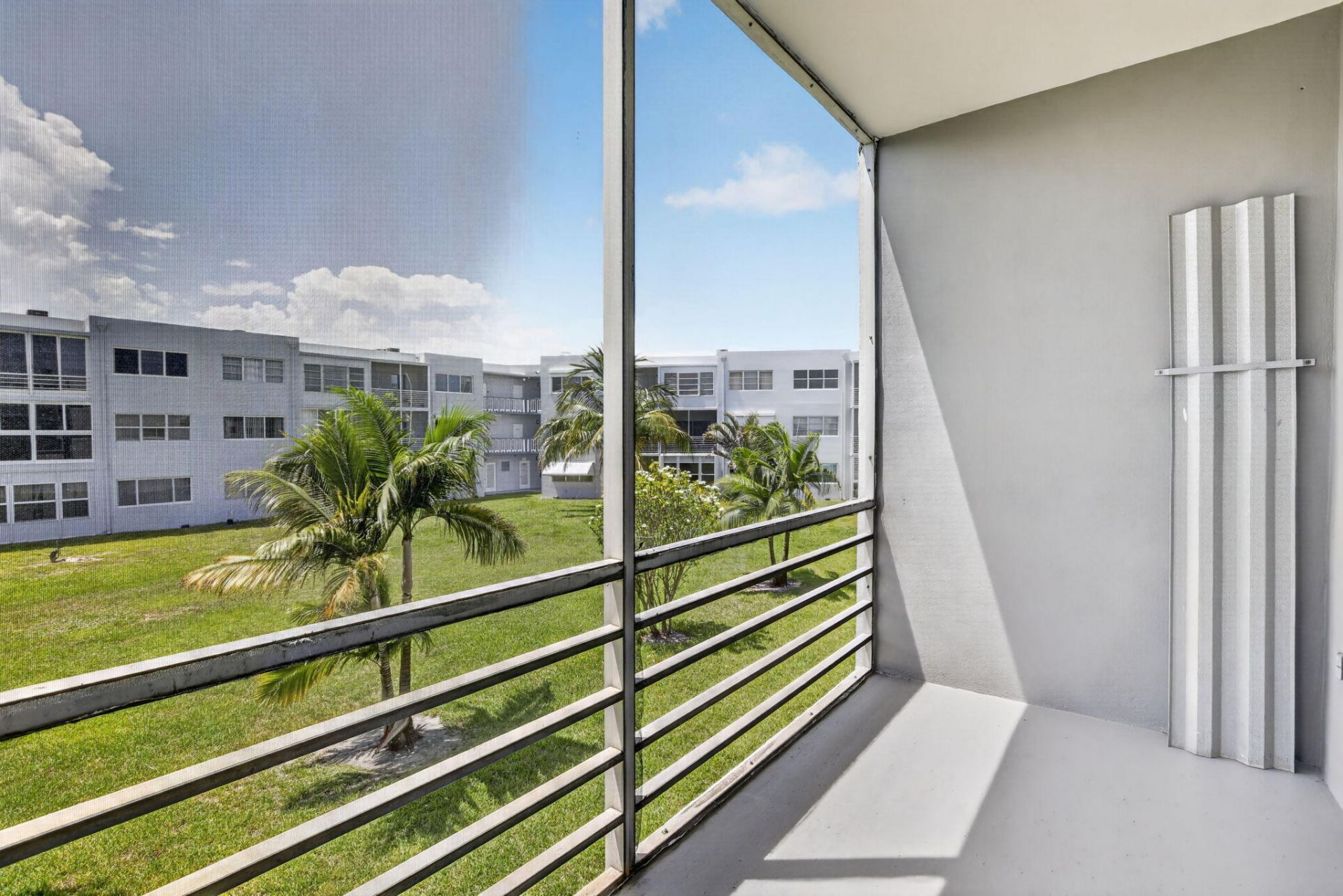 2200 Park Lane, Unit 208, Hollywood, FL 33021 Photo