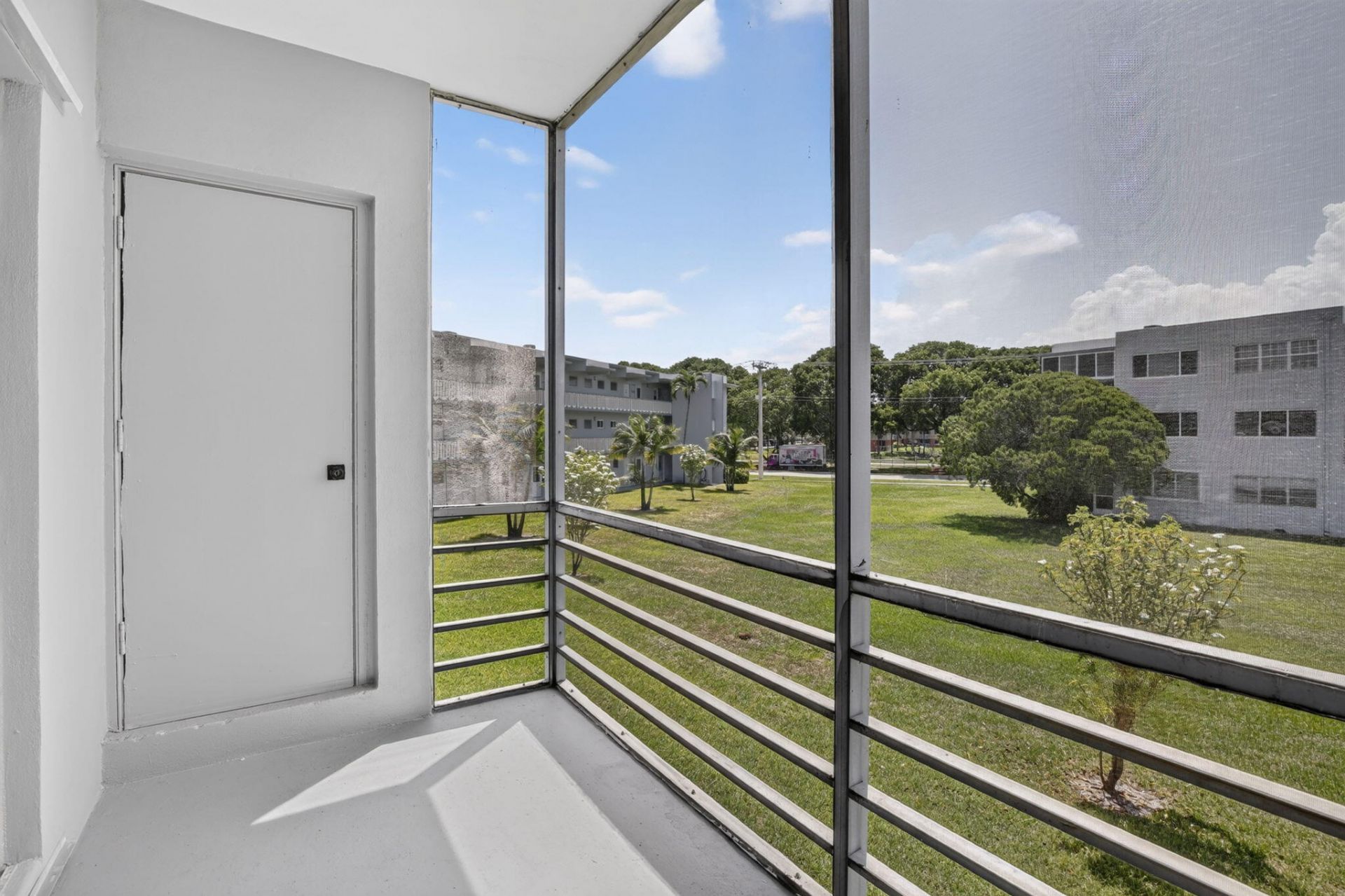 2200 Park Lane, Unit 208, Hollywood, FL 33021 Photo