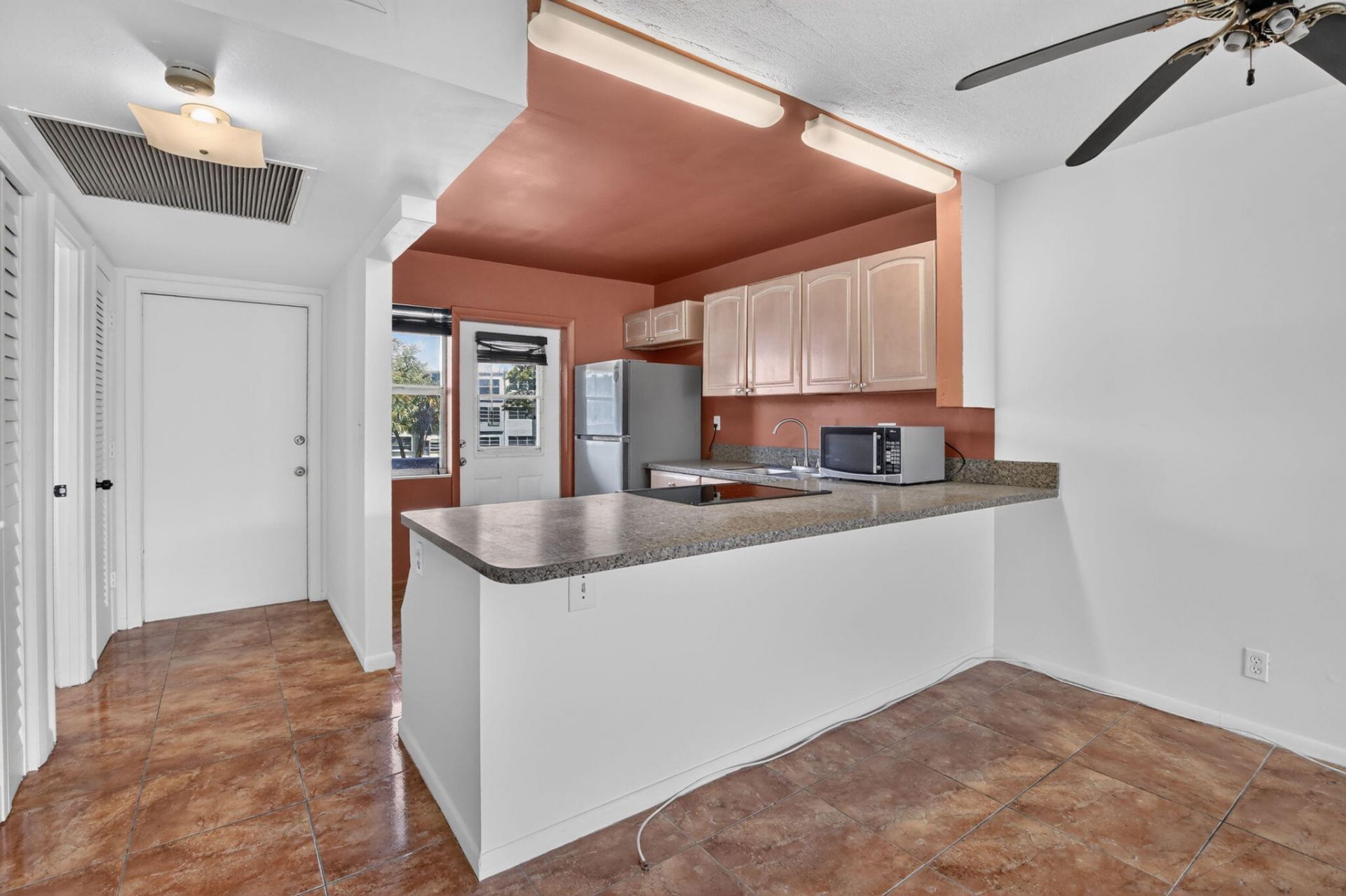2200 Park Lane, Unit 208, Hollywood, FL 33021 Photo