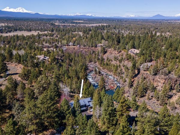 4211 NW Lower Village Road, Bend, OR 97703