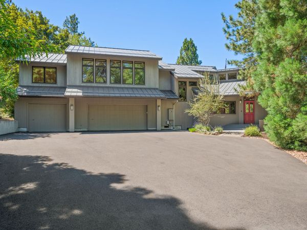 4211 NW Lower Village Road, Bend, OR 97703