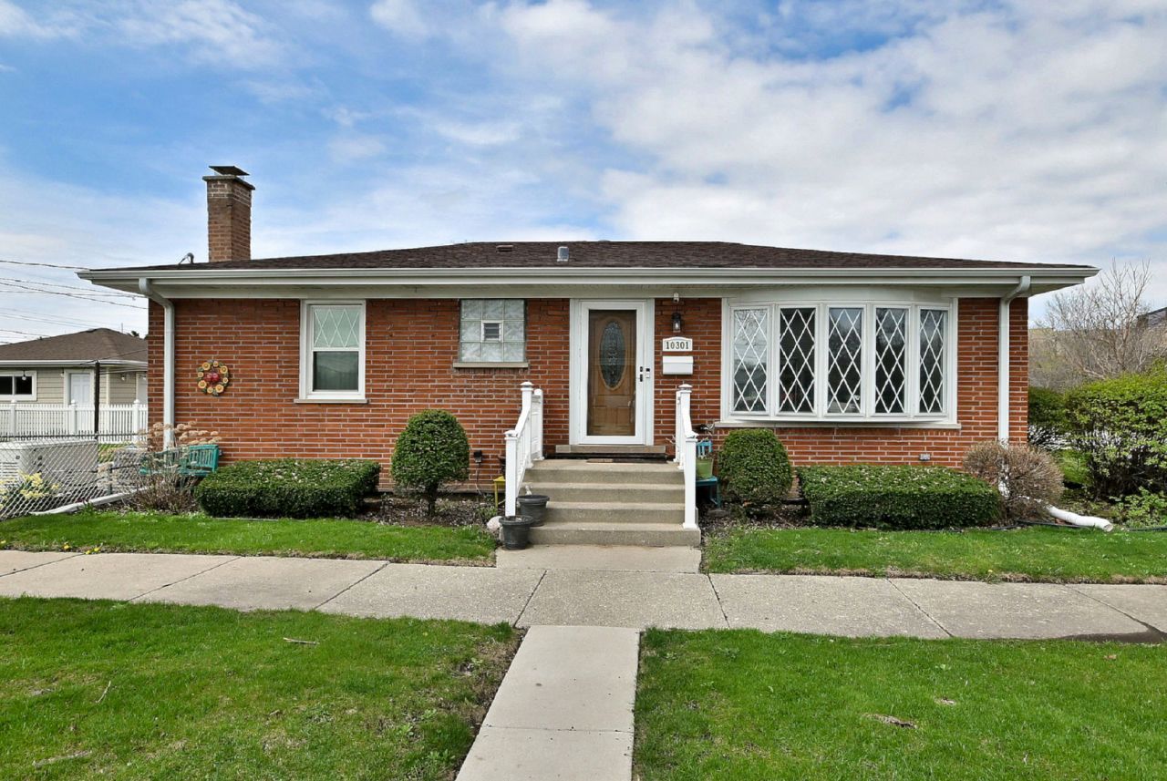 10301 Panoramic Drive , Franklin Park, IL 60131
