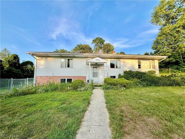 8238 Center Road , Ashtabula, OH 44004