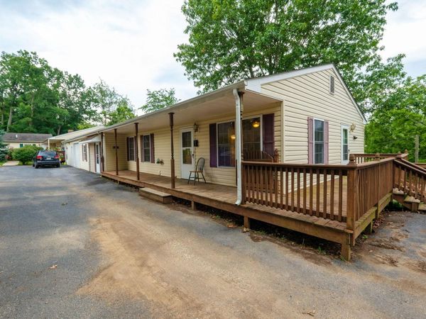 45 MORRIS MILL RD, STAUNTON, VA 24401