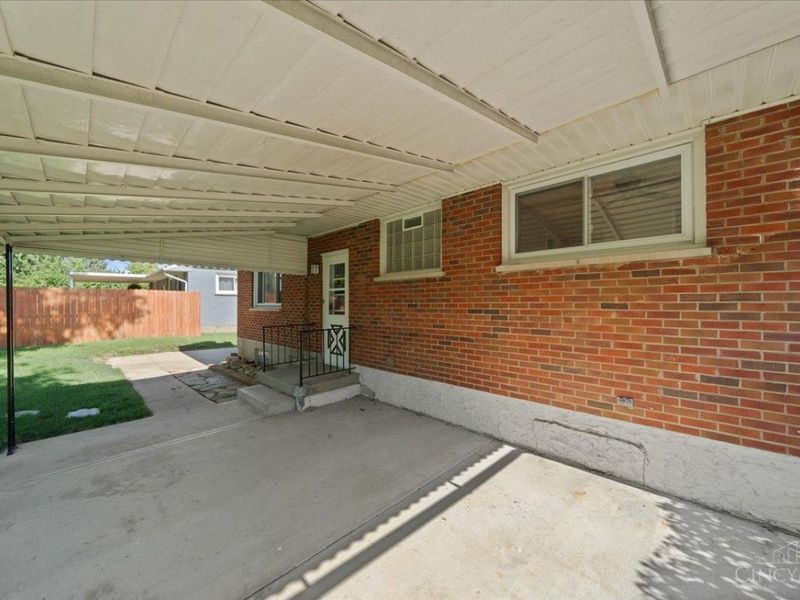7823 Greenbriar Lane, Madeira, OH 45243 Photo 4