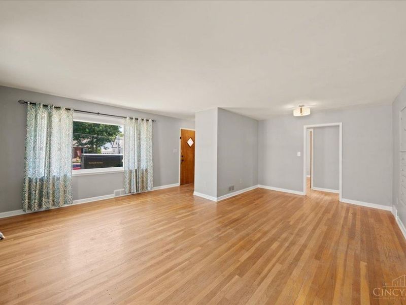7823 Greenbriar Lane, Madeira, OH 45243 Photo 7